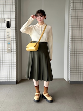 「florist（フローリスト）の【軽量/300g】 2WAY ワイドフラップレザータッチショルダーバッグ/ボディバッグ（ショルダーバッグ、イエロー系）」を使った、りんさん（レディース・161cm）の秋コーディネート