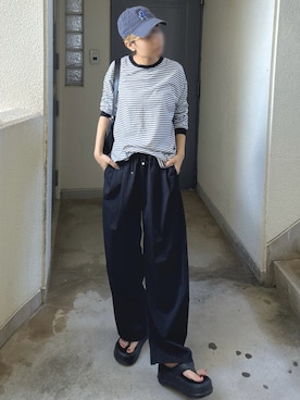 「アイテム（サンダル）」を使った、Miyuさん（レディース・162cm）の秋コーディネート