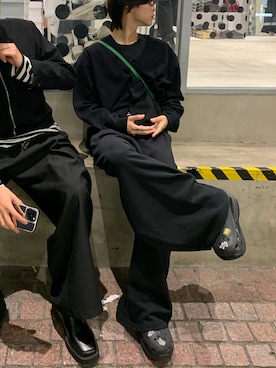 「アイテム（サンダル）」を使った、まつやまこうたさん（メンズ・172cm・20代）の秋コーディネート