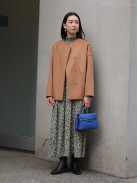 「アイテム（ノーカラーコート）」を使った、Ishii_TOMORROWLANDさん（レディース・163cm）の秋コーディネート