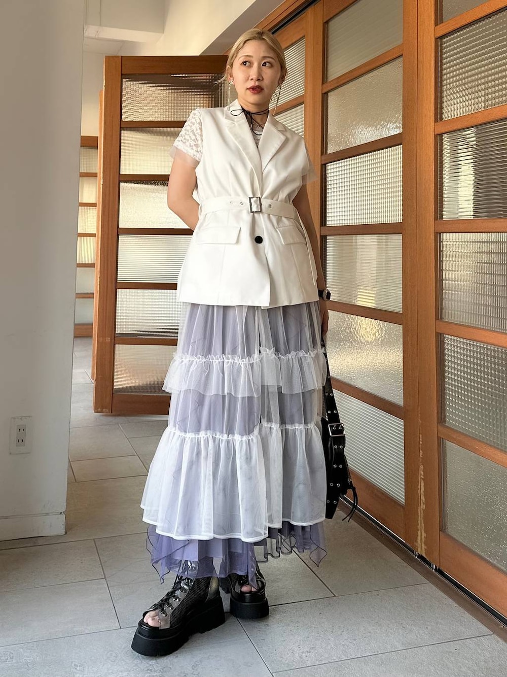 「きれいめ、着痩せ・細見え、モード、結婚式2次会、休日コーデ、デート/ロマンティック、春コーデ、女子会、個性派、モテ、カラーコーデ_HARE、HARE、ワンピース、スカート」｜「HAREのデザインレースアップブーサン(HARE)（サンダル、シルバー系）」を使った、hare_usamiさん（レディース・158cm）の春コーディネートの1枚目の写真