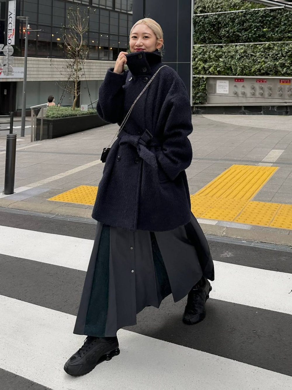 「体型カバー、着痩せ・細見え、モード、結婚式2次会、休日コーデ、デート/ロマンティック、秋コーデ、女子会、個性派、モテ、きれいめ、カラーコーデ_HARE、HARE、コート、ピーコート」｜「HAREのシャギースタンドブルゾン(HARE)（ブルゾン、パープル系）」を使った、hare_usamiさん（レディース・158cm）の秋コーディネートの1枚目の写真