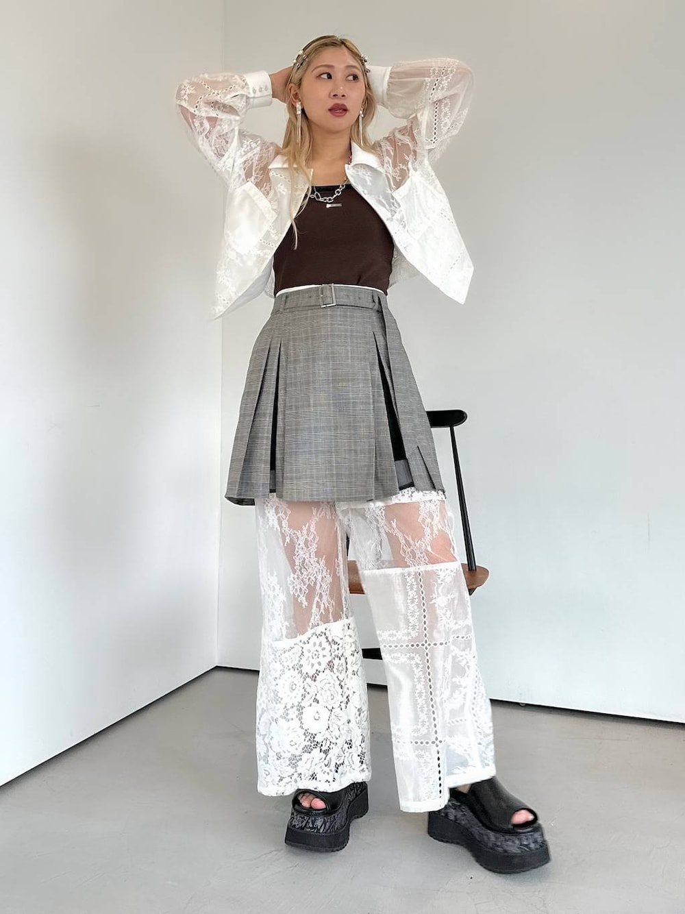 「きれいめ、着痩せ・細見え、モード、結婚式2次会、休日コーデ、デート/ロマンティック、夏コーデ、女子会、個性派、モテ、カラーコーデ_HARE、HARE、シャツ、ショートパンツ」｜「HAREのチェーンフリンジイヤリング(HARE)（イヤリング、シルバー系）」を使った、hare_usamiさん（レディース・158cm）の夏コーディネートの1枚目の写真