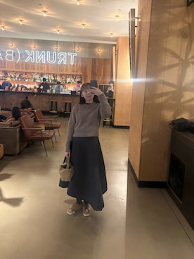 「アイテム（ニット/セーター）」を使った、勝田里奈さん（レディース・161cm・20代）の冬コーディネート