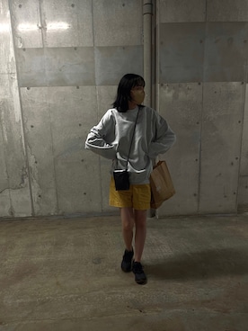 「勝田里奈」｜「アイテム（スウェット）」を使った、勝田里奈さん（レディース・161cm）の秋コーディネート