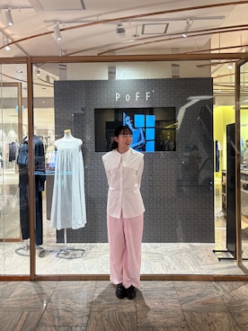 「PoFF のアイテム（シャツ/ブラウス、ホワイト系）」を使った、勝田里奈さん（レディース・160cm）の春コーディネート