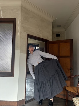 「PoFF のアイテム（パーカー、ブルー系）」を使った、勝田里奈さん（レディース・160cm）の春コーディネート