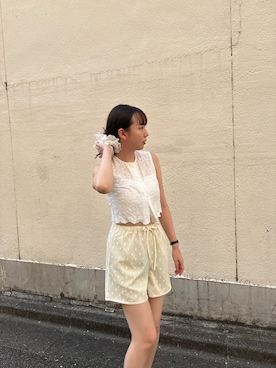 「アイテム（ヘアアクセサリー）」を使った、勝田里奈さん（レディース・161cm）の夏コーディネート
