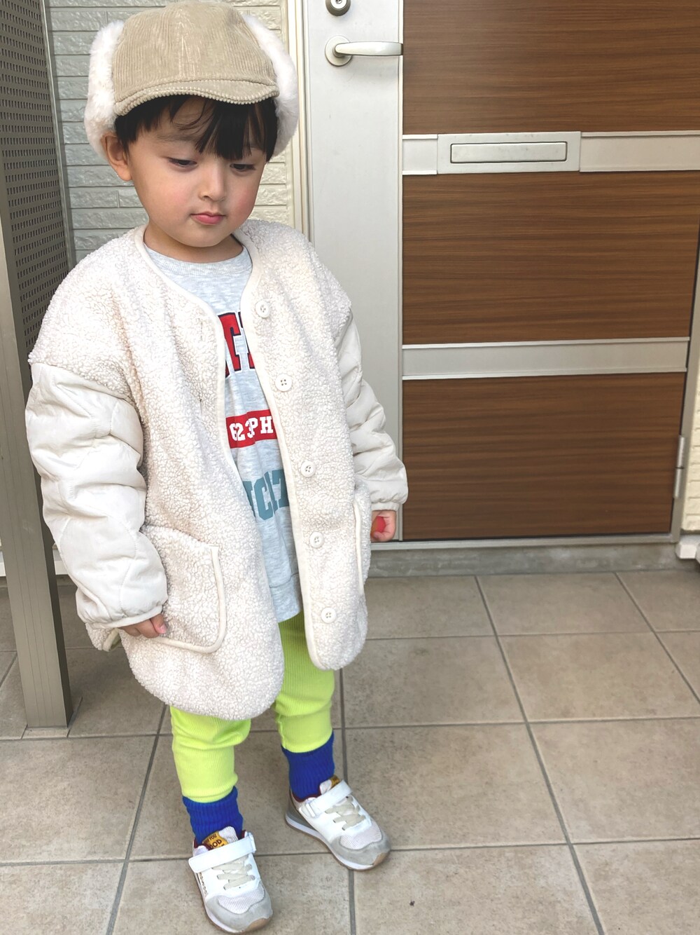 「LOWRYS FARM、lowrysfarmkids、ローリーズファーム(LOWRYS FARM)、ローリーズファームキッズ、ジーユー、guキッズ、GUkids、西松屋、mewoo!」｜「GUのGIRLSヒートパデッドボアキルティングコート（ジャケット/アウター、その他）」を使った、Aseiさん（キッズ・100cm）の冬コーディネートの1枚目の写真