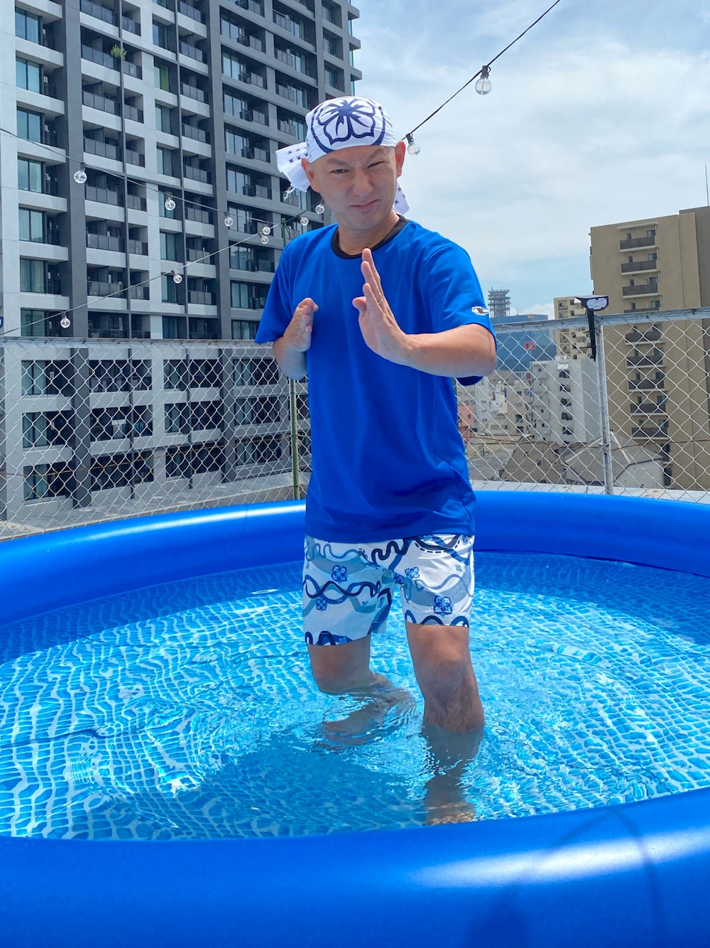 「シンプル、ストリート、プールコーデ、プール、スケートスタイル、スケータースタイル」｜「FABRICKのFABRICK HITOTZUKI BOARD SHORTS（その他パンツ、その他）」を使った、TATSUYA"VENIX"NOGAMIさん（メンズ・166cm）の夏コーディネートの1枚目の写真