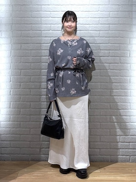 「LOWRYS FARM（ローリーズファーム）の【500mlペットボトル収納可】２ＷＡＹワンショルダーＢＡＧ　1051651（ハンドバッグ、ブラック系）」を使った、まなみんさん（レディース・164cm）の秋コーディネート