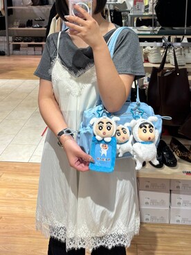 「LOWRYS FARM（ローリーズファーム）の【クレヨンしんちゃん】ぬいキーホルダー 826683/GOODS（キーホルダー、その他）」を使った、まなみんさん（レディース・164cm）の夏コーディネート