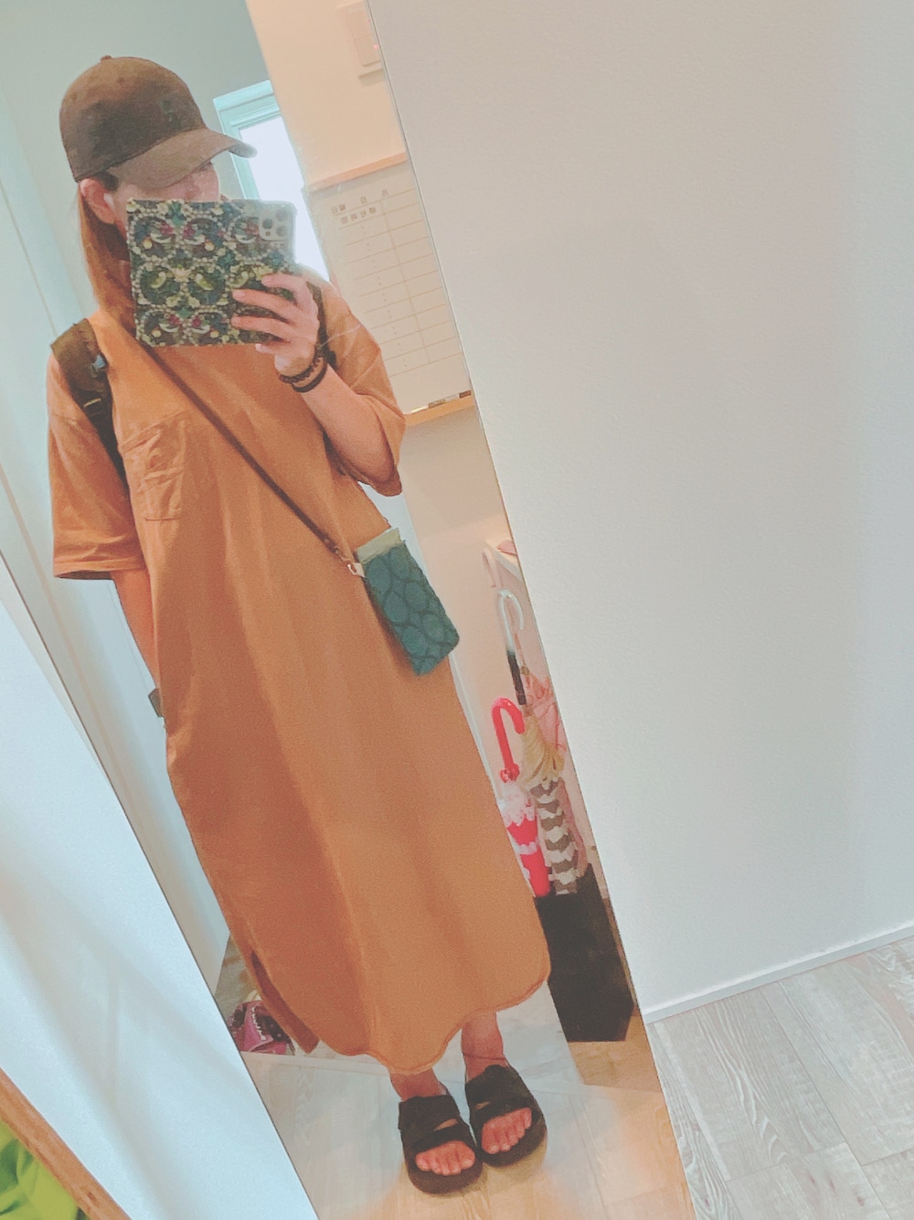 「オトナカジュアル、ラクチンコーデ、ワンピース、サンダル、ノースフェイス、ミナペルホネン」｜「ChacoのChaco　CHILLOS SLIDE（サンダル、ブラック系）」を使った、pokoさん（レディース・161cm）の夏コーディネートの1枚目の写真