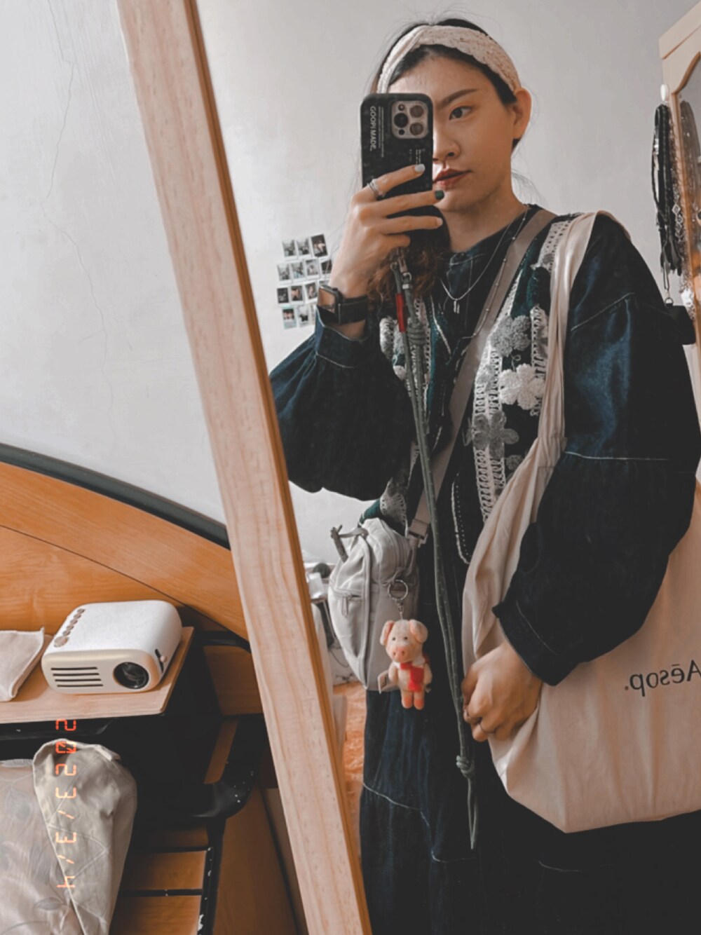 「ootd」｜「Aesopのアイテム（トートバッグ、ベージュ系）」を使った、Hsuanさん（レディース・157cm）の春コーディネートの1枚目の写真