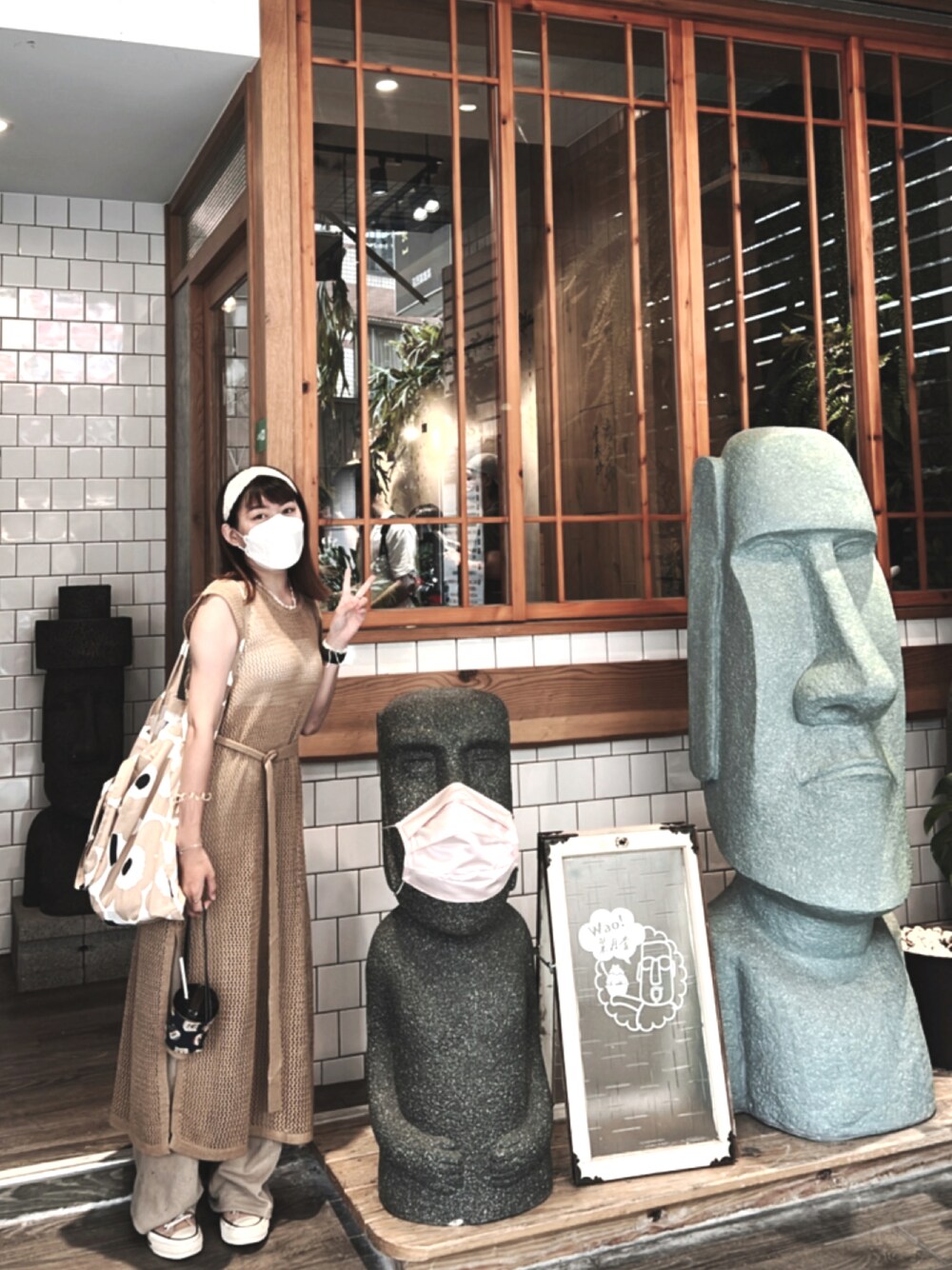 「marimekkoのアイテム（ハンドバッグ、ベージュ系）」を使った、Hsuanさん（レディース・157cm）の春コーディネートの1枚目の写真
