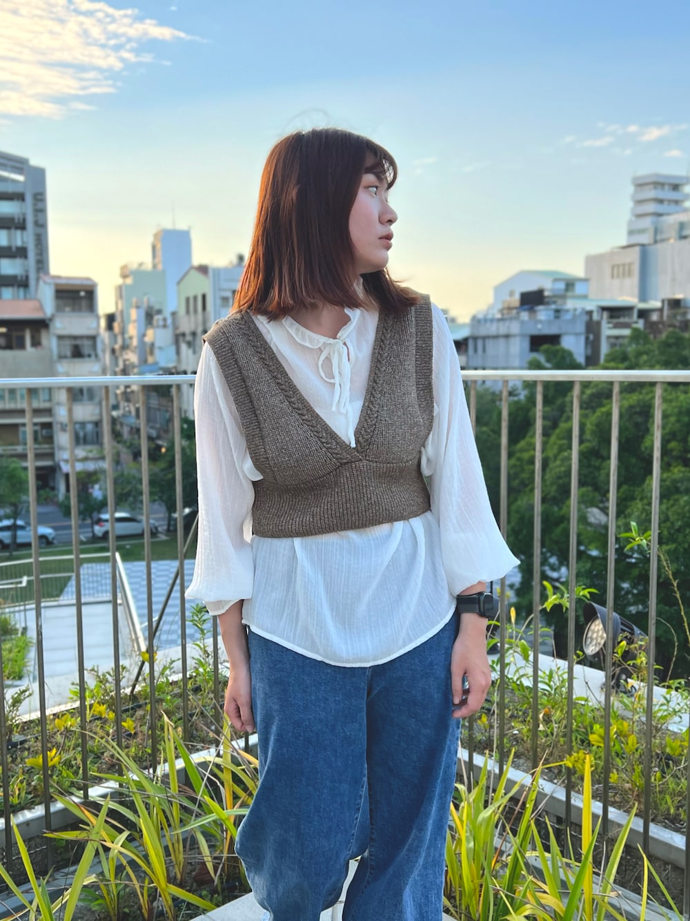 「ootd、GU、New Balance」｜「GUのアイテム（その他トップス、ブラウン系）」を使った、Hsuanさん（レディース・157cm）の春コーディネートの1枚目の写真