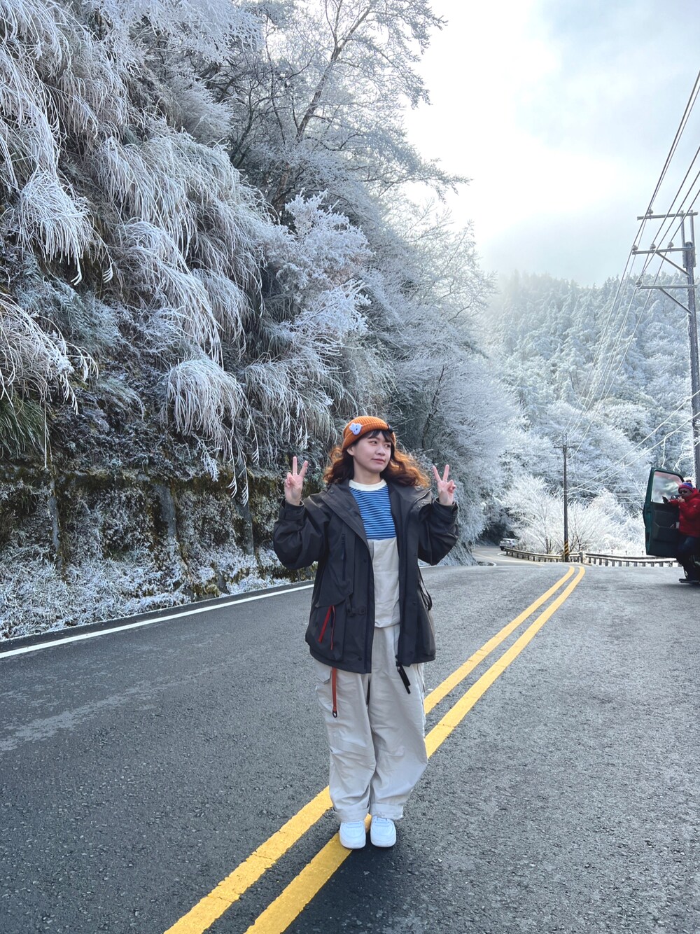 「GOOPiMADE、opoism」｜「GoopiMadeのアイテム（マウンテンパーカー、グリーン系）」を使った、Hsuanさん（レディース・157cm）の春コーディネートの1枚目の写真