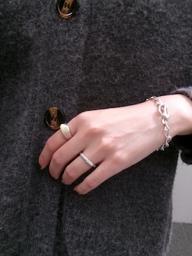 「アイテム（ブレスレット）」を使った、mikiさん（レディース・158cm）の秋コーディネート