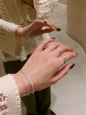 「アイテム（ブレスレット）」を使った、mikiさん（レディース・158cm）の秋コーディネート