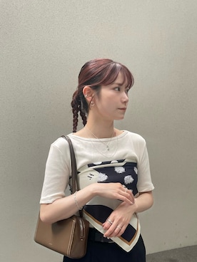 「アイテム（イヤーカフ）」を使った、mikiさん（レディース・158cm）の秋コーディネート