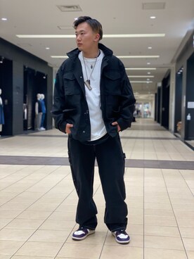 「ペインターパンツ」｜「アイテム（ミリタリージャケット）」を使った、れーやさん（メンズ・176cm）の春コーディネート