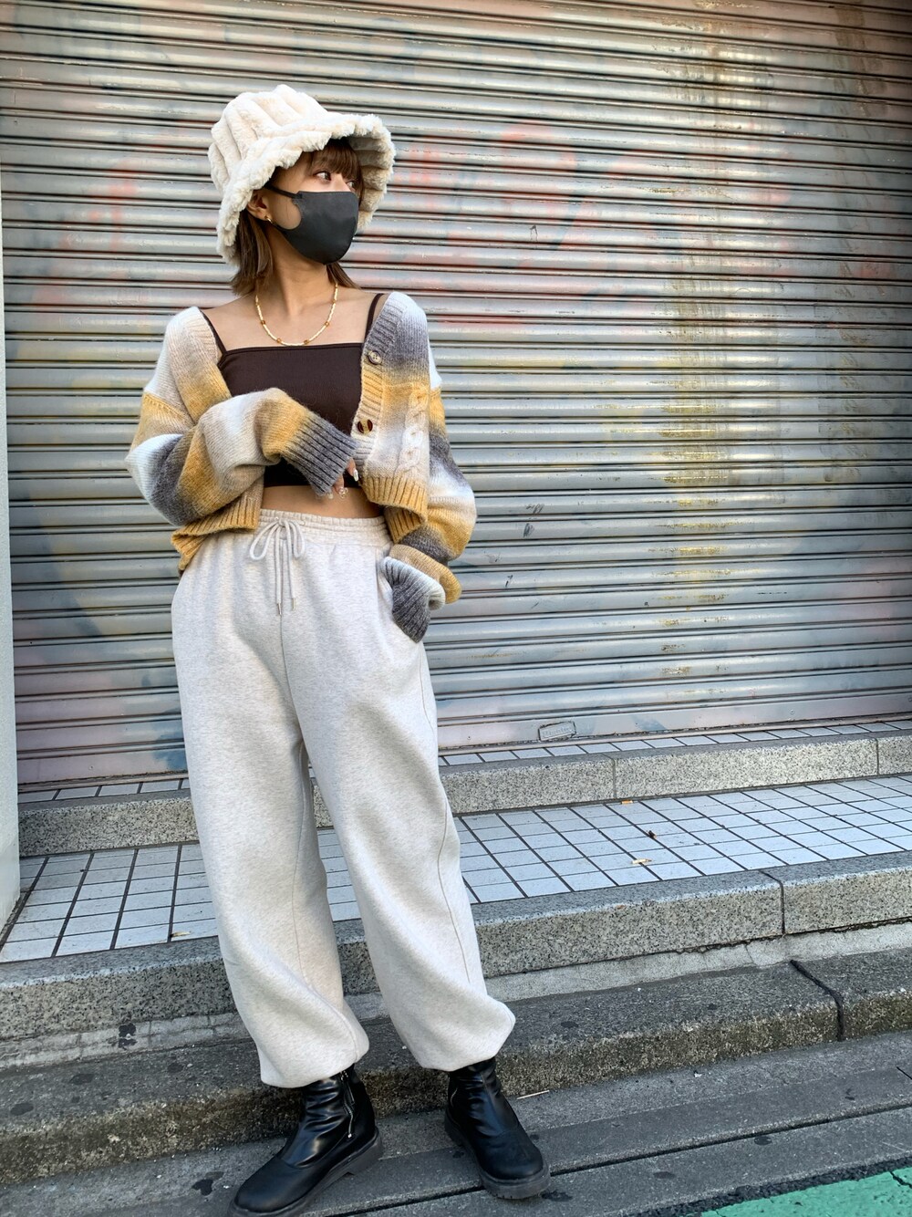 「春服みてみて、カジュアルコーデ、春服、パンツスタイル、ootd、カーディガン、ZARA、バケットハット」｜「ZARAのアイテム（ニット/セーター、イエロー系）」を使った、Otsuguさん（レディース・159cm）の春コーディネートの1枚目の写真
