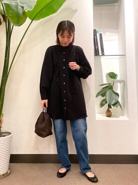 「URBAN RESEARCH DOORS（アーバンリサーチドアーズ）のハイライズデニムパンツ（デニムパンツ）」を使った、ホンダ マユさん（レディース・152cm）の秋コーディネート