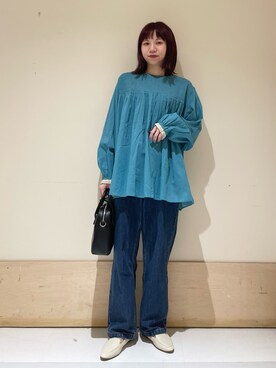 「ブルーコーデ」｜「アイテム（スリッポン）」を使った、ホンダ マユさん（レディース・152cm）の春コーディネート