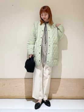 「リネンブラウス」｜「アイテム（ジャケット/アウター）」を使った、ホンダ マユさん（レディース・152cm）の春コーディネート