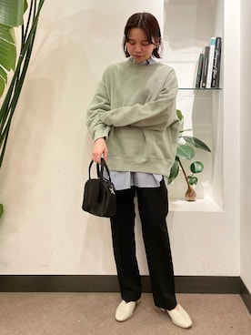 「シャツ×スウェット」｜ホンダ マユさん（レディース・152cm）の春コーディネート