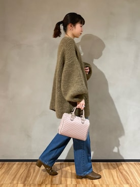 「ボリュームニット」｜「アイテム（パンツ）」を使った、ホンダ マユさん（レディース・152cm）の秋コーディネート