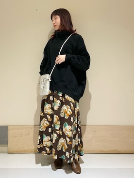 「152cm」｜「アイテム（スウェット）」を使った、ホンダ マユさん（レディース・152cm）の冬コーディネート