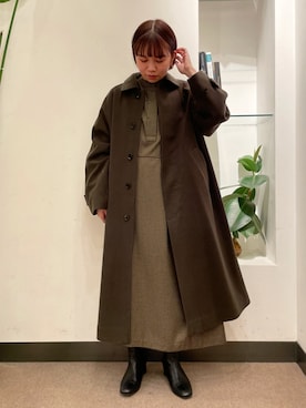 「チェックワンピース」｜「アイテム（ステンカラーコート）」を使った、ホンダ マユさん（レディース・152cm）の秋コーディネート