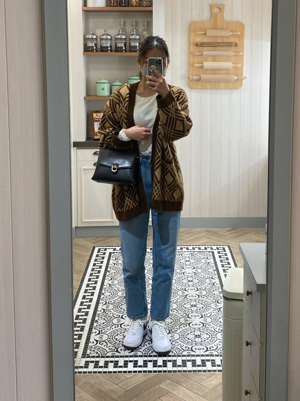 「カーディガン、秋コーデ」｜「GUのアイテム（デニムパンツ、その他）」を使った、あやさん（レディース・165cm）の秋コーディネートの1枚目の写真