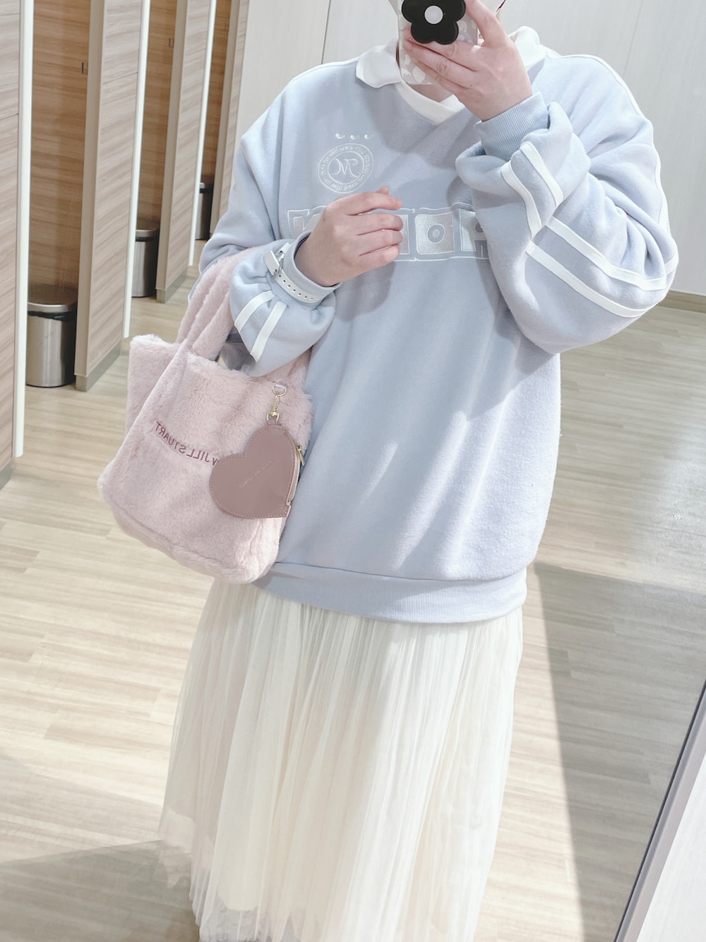 「大人かわいい、しまむらコーデ、しまむら、Honeys、JILL by Jillstuart」｜「しまむらのアイテム（その他トップス、ブルー系）」を使った、あさみさん（レディース・156cm）の秋コーディネートの1枚目の写真