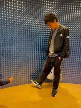「BRIEFING（ブリーフィング）のアイテム（財布/小物）」を使った、柿ピーWASABIさん（メンズ・175cm）の秋コーディネート