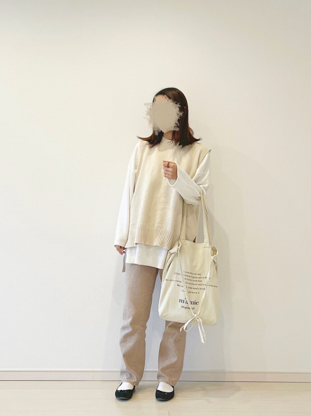 「秋のコーデ、低身長コーデ、152cm、chocomee、ボアブルゾン、カフェコーデ、淡色コーデ、淡色女子、おしゃれさんと繋がりたい」｜「chocomeeのロゴトート（トートバッグ、ホワイト系）」を使った、yuri*さん（レディース・152cm）の秋コーディネートの1枚目の写真