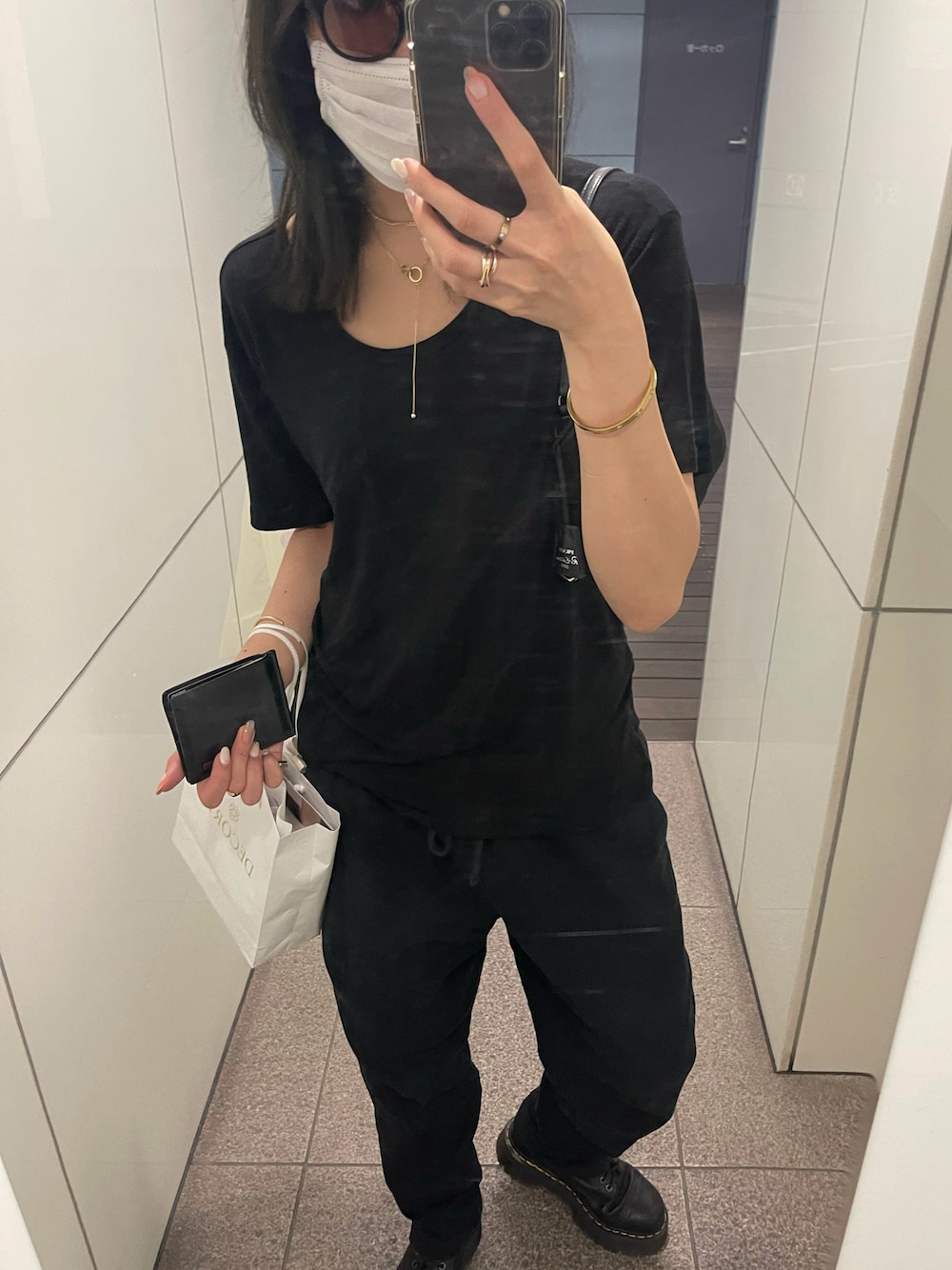 「OBEY、オールブラック、オーバーサイズ、高身長女子、高身長コーデ、骨格ストレート、骨スト、サングラス、ゆるコーデ、メンズライク、カジュアル、ワントーンコーデ」｜「SAISON DE PAPILLONのビックシルエットラウンドネックTシャツ（Tシャツ/カットソー、ブラック系）」を使った、ShiroMaruさん（レディース・168cm）の夏コーディネートの1枚目の写真