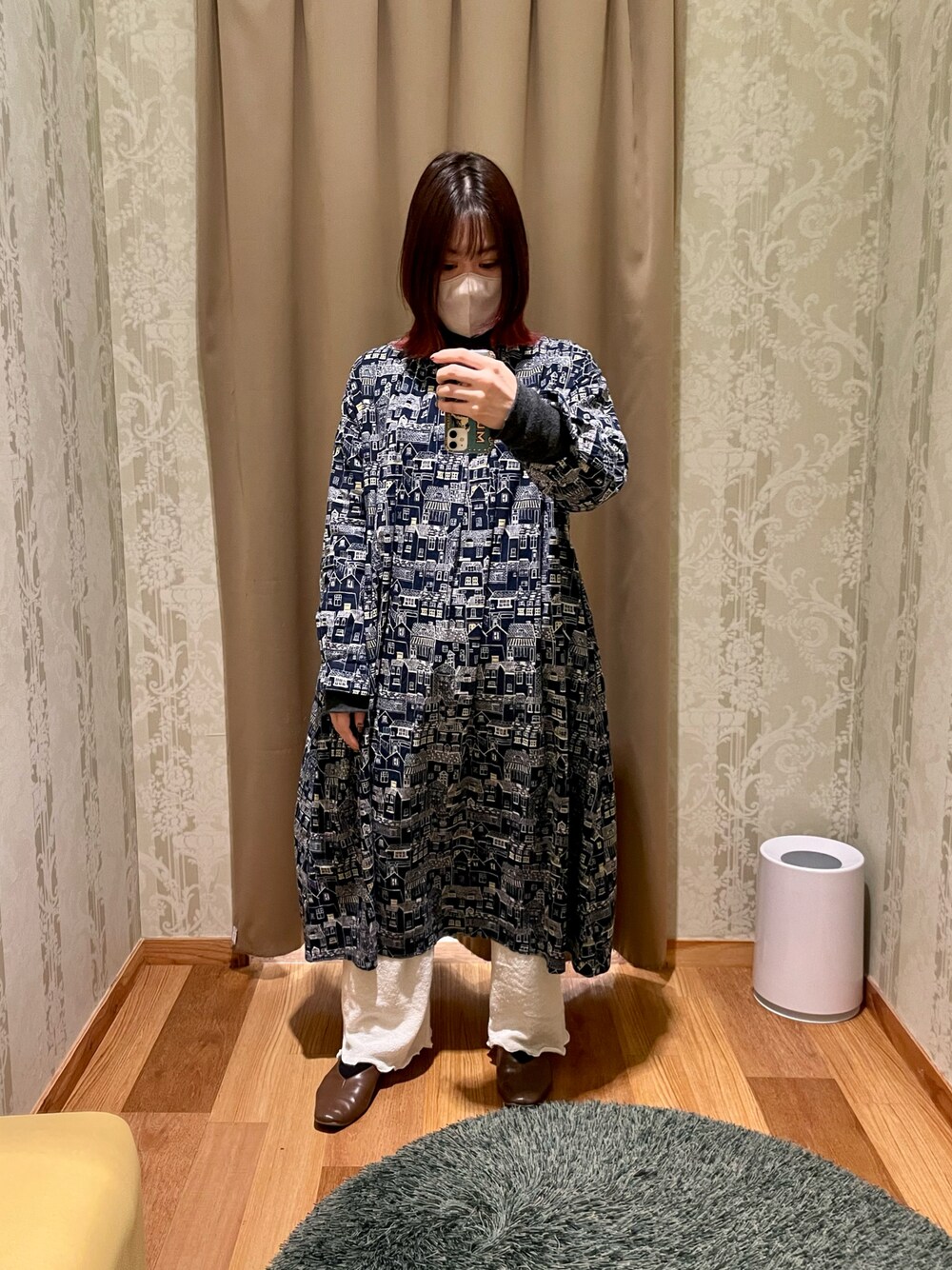 「楽チンコーデ、低身長コーデ、プチプラコーデ、ワンピース×パンツ」｜「CALINERのアイテム（ワンピース、ブルー系）」を使った、真 花さん（レディース・151cm）の冬コーディネートの1枚目の写真