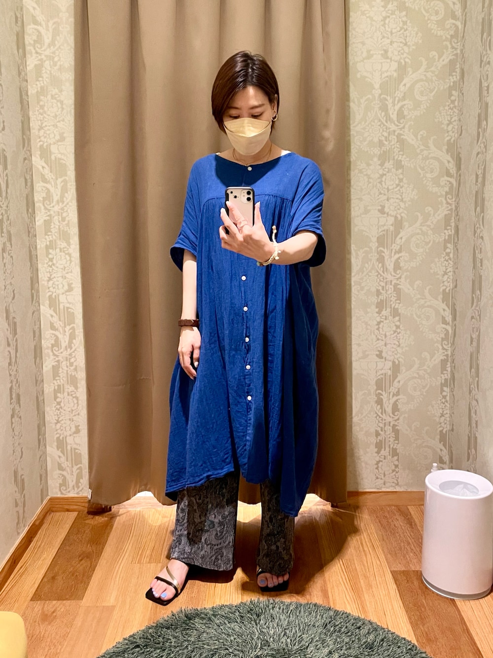 「リラックススタイル、プチプラ、低身長コーデ、ワンピース、ワンピース×パンツ、夏」｜「SUN VALLEYのアイテム（ワンピース、ブルー系）」を使った、真 花さん（レディース・151cm）の夏コーディネートの1枚目の写真