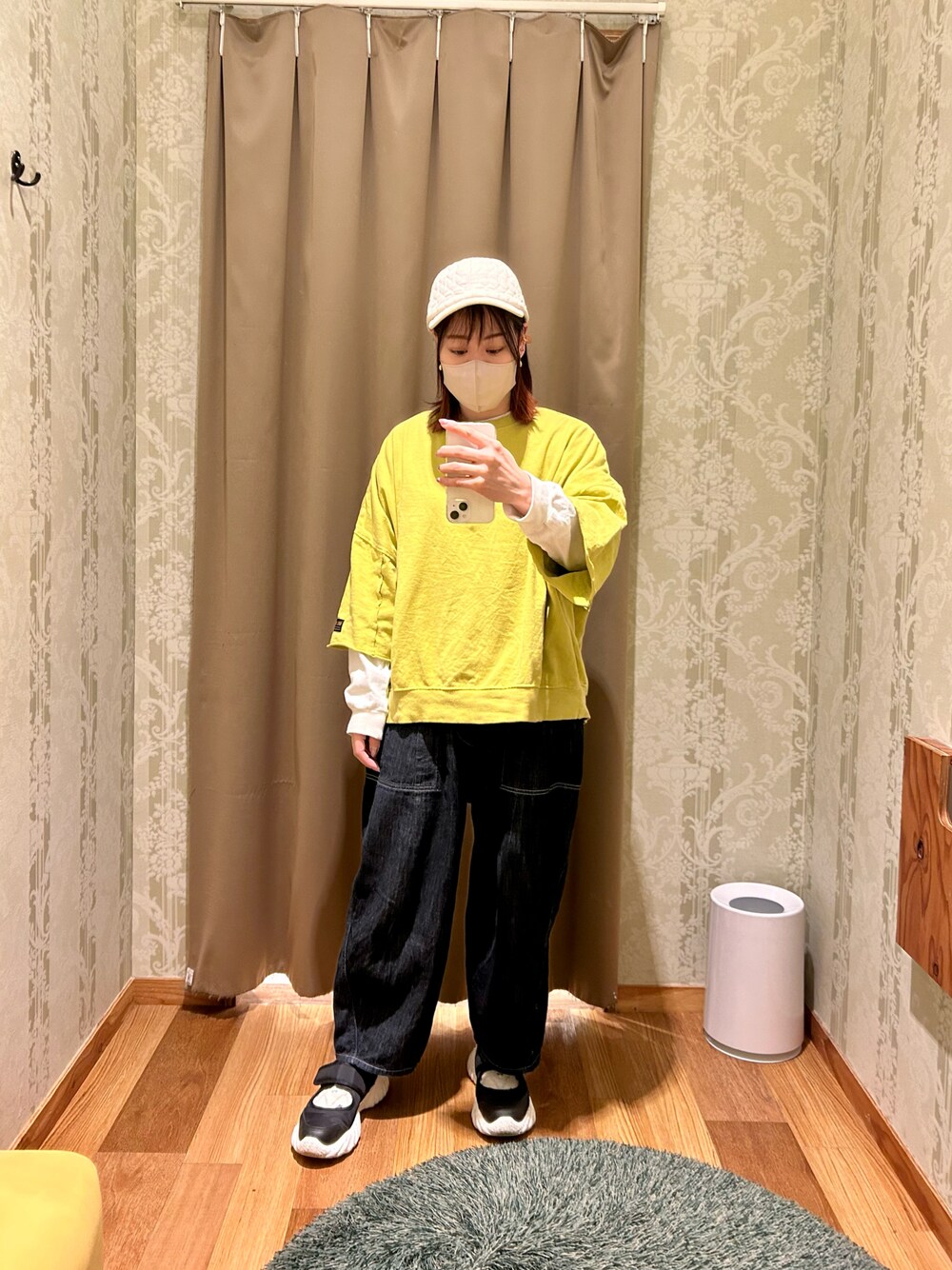 「カジュアル、春カラー、ゆったりコーデ、低身長コーデ」｜「bluebellのアイテム（キャップ、ホワイト系）」を使った、真 花さん（レディース・151cm）の春コーディネートの1枚目の写真