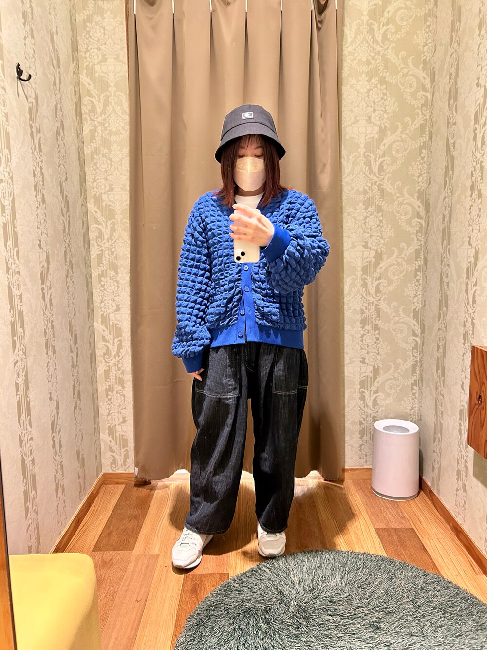 「カジュアル、ゆったりコーデ、春カラー、低身長、ぽこぽこトップス」｜「SCANDINAVIAN FORESTのスカンジナビアンフォレスト バケットハット（ハット、ブラック系）」を使った、真 花さん（レディース・151cm）の春コーディネートの1枚目の写真