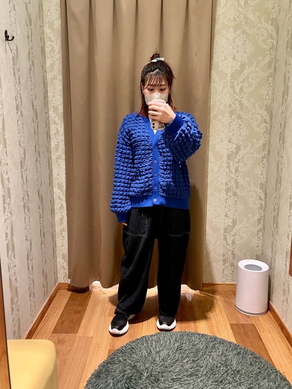 「ゆるコーデ、今日のコーデ、低身長コーデ、デニム、ポップコーントップス」｜「Furryrateのアイテム（カーディガン/ボレロ、ブルー系）」を使った、真 花さん（レディース・151cm）の冬コーディネートの1枚目の写真