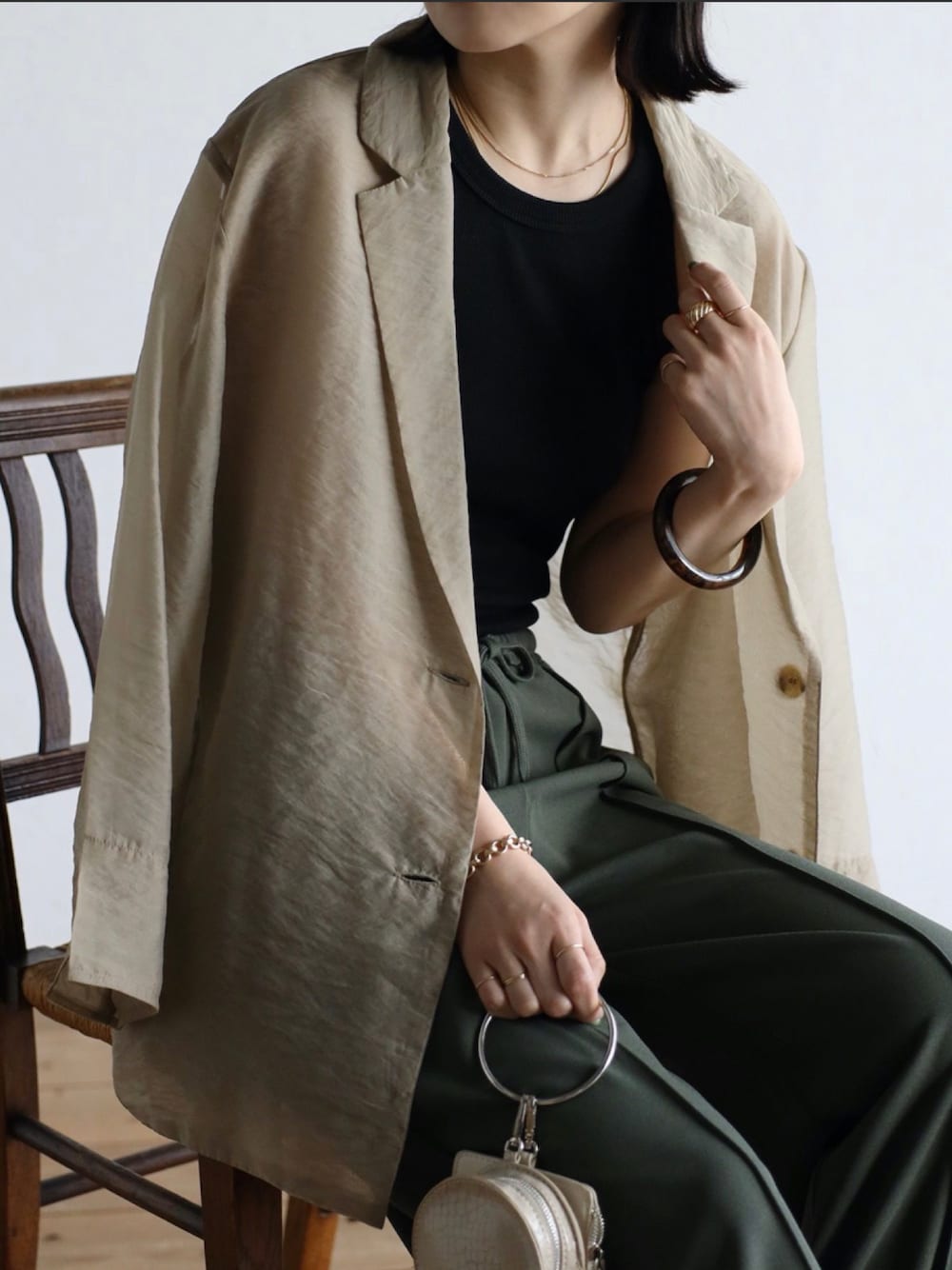 「カジュアルコーデ、大人カジュアル、シンプル、お洒落さんとつながりたい、ootd、休日スタイル、今日のコーデ、シンプルコーデ、カラー×コーデ、apretro、apretro_official、アプレトロ、ZOZOTOWN掲載」｜「ap retroのアメスリタンク（タンクトップ、ブラック系）」を使った、ap retroさん（レディース・156cm）の春コーディネートの1枚目の写真