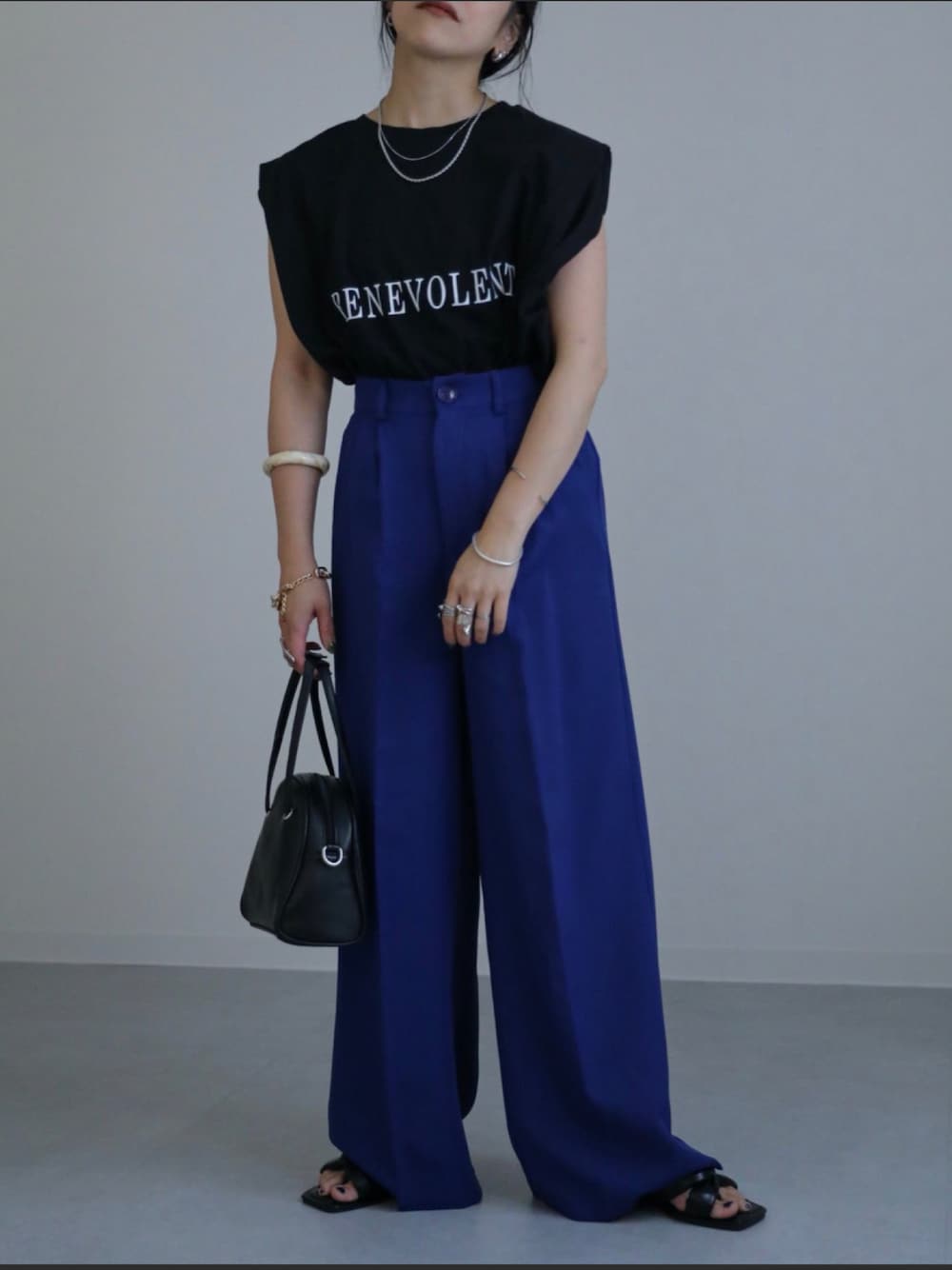 「夏コーデ、夏、楽チンコーデ、ラフ、大人コーデ、カジュアル、大人かわいい、ootd、今日のコーデ、apretro、apretro_official、ZOZOTOWN掲載」｜「ap retroのセンタープレスワイドパンツ（その他パンツ、ブラック系）」を使った、ap retroさん（レディース・156cm）の夏コーディネートの1枚目の写真