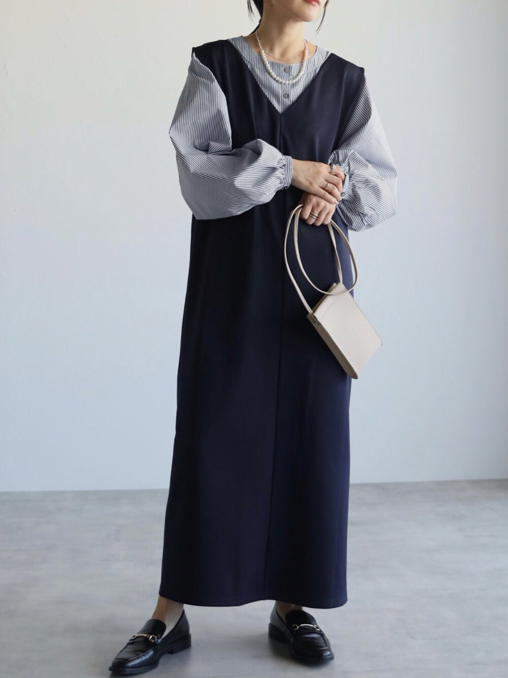「冬コーデ、秋冬コーデ、シンプル、大人カジュアル、ootd、きれいめカジュアル、大人ガーリー、apretro、apretro_zozo、ZOZOTOWNでは只今セール開催中です！、ZOZOTOWN掲載、ZOZOでしか買えない、ZOZOセール、ZOZOTOWNコーデ、ZOZOTOWN限定アイテム」｜「ap retroのポケットミニショルダー（ショルダーバッグ、ブラウン系）」を使った、ap retroさん（レディース・156cm）の冬コーディネートの1枚目の写真