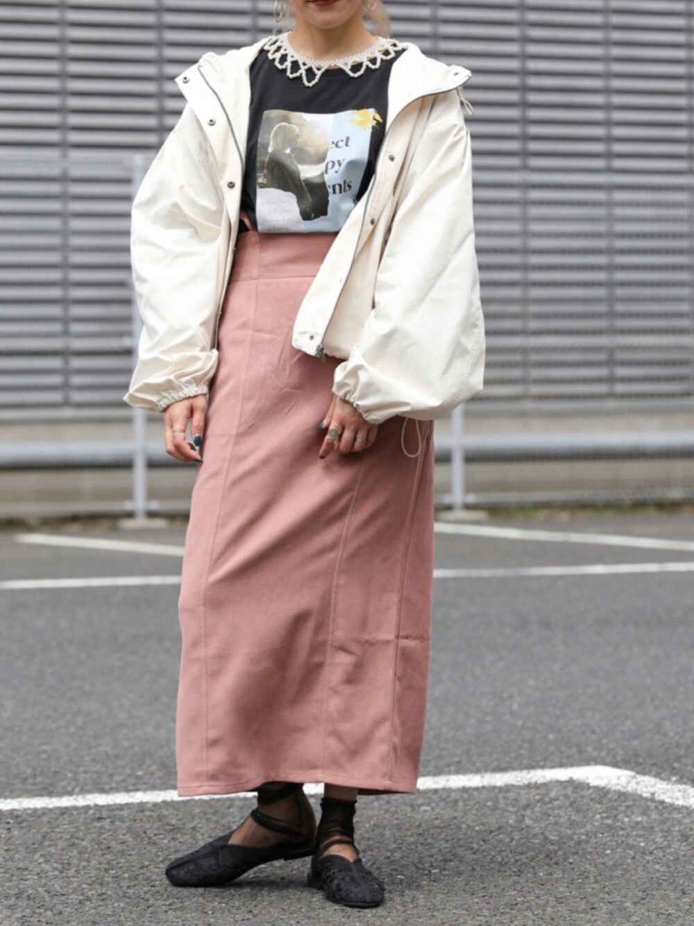 「ビッグシルエット、ホワイト、秋のコーデ、大人ガーリー、ボリュームスリーブ、オトナカジュアル、おしゃれさんと繋がりたい、売れ筋、秋服準備はじめました、アプレトロ、apretro、アプレトロアウター、秋トレンド2021、apretro_official、アプレトロマウンパ」｜「ap retroのパールつけ襟ネックレス（ネックレス、その他）」を使った、ap retroさん（レディース・156cm）の秋コーディネートの1枚目の写真