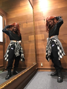 「DIESEL」｜「アイテム（スウェットパンツ）」を使った、知奈津さん（レディース・156cm）の秋コーディネート
