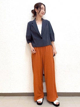 「アイテム（パンツ、レッド系）」を使った、OPAQUE.CLIPスタッフさん（レディース・160cm）の夏コーディネート