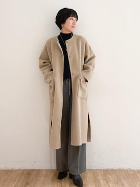 「オフィスカジュアル」｜「アイテム（ノーカラーコート）」を使った、OPAQUE.CLIPスタッフさん（レディース・162cm）の冬コーディネート